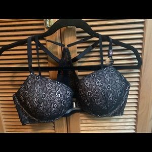 Victoria secret bombshell bra 38c NWT